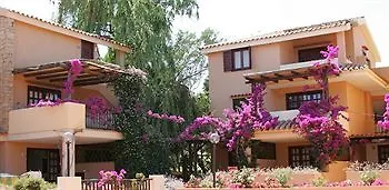 Bougainvillae Lejlighedshotel 3*