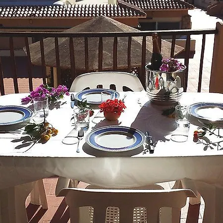 Bougainvillae Lejlighedshotel Liscia di Vacca