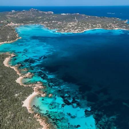 Hotel apartamentowy Bougainvillae Liscia di Vacca